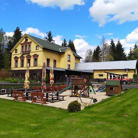 Penzion Karolina Lučany nad Nisou Buitenkant foto