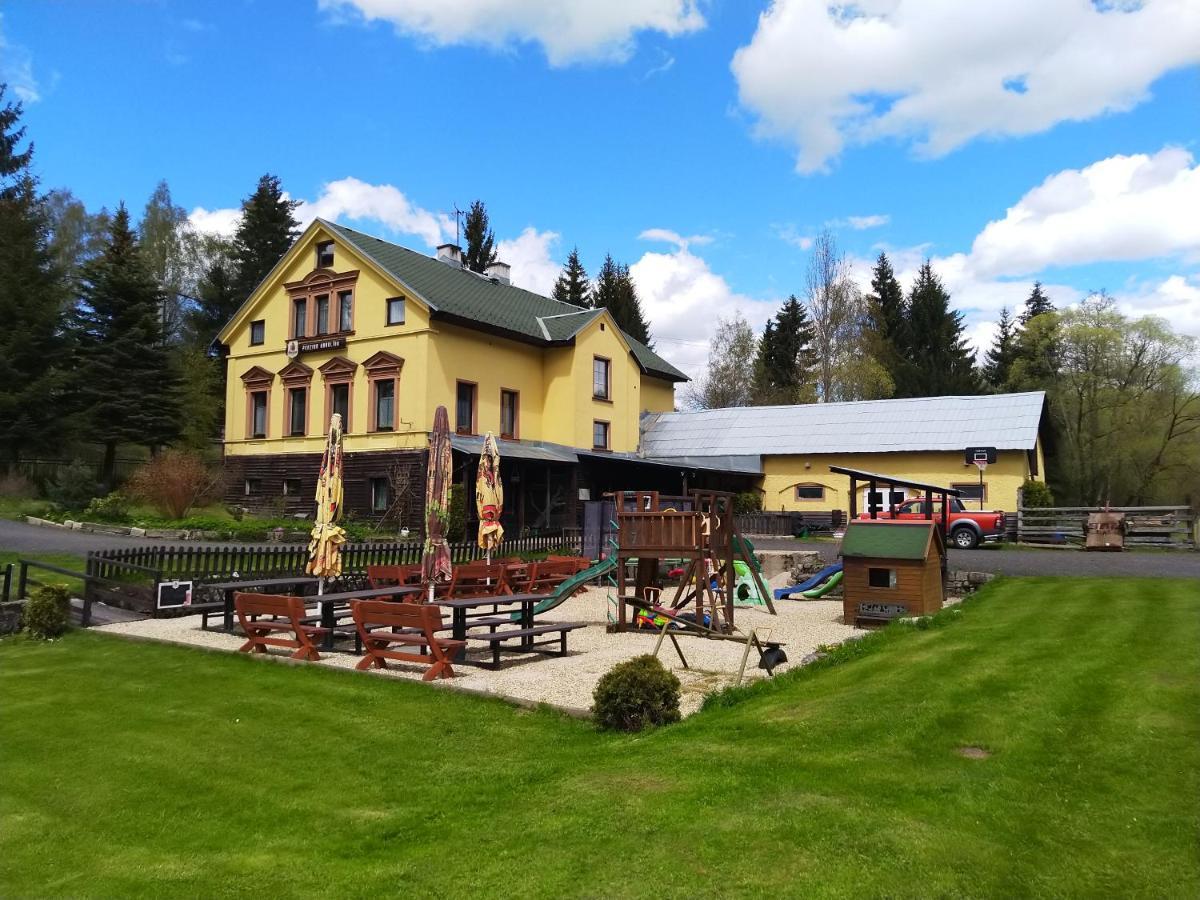 Penzion Karolina Lučany nad Nisou Buitenkant foto