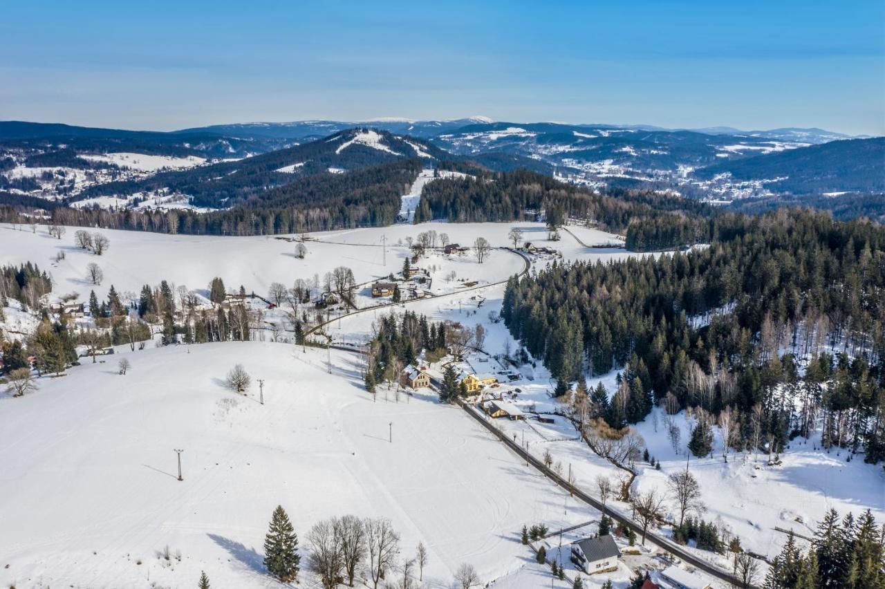 Penzion Karolina Lučany nad Nisou Buitenkant foto