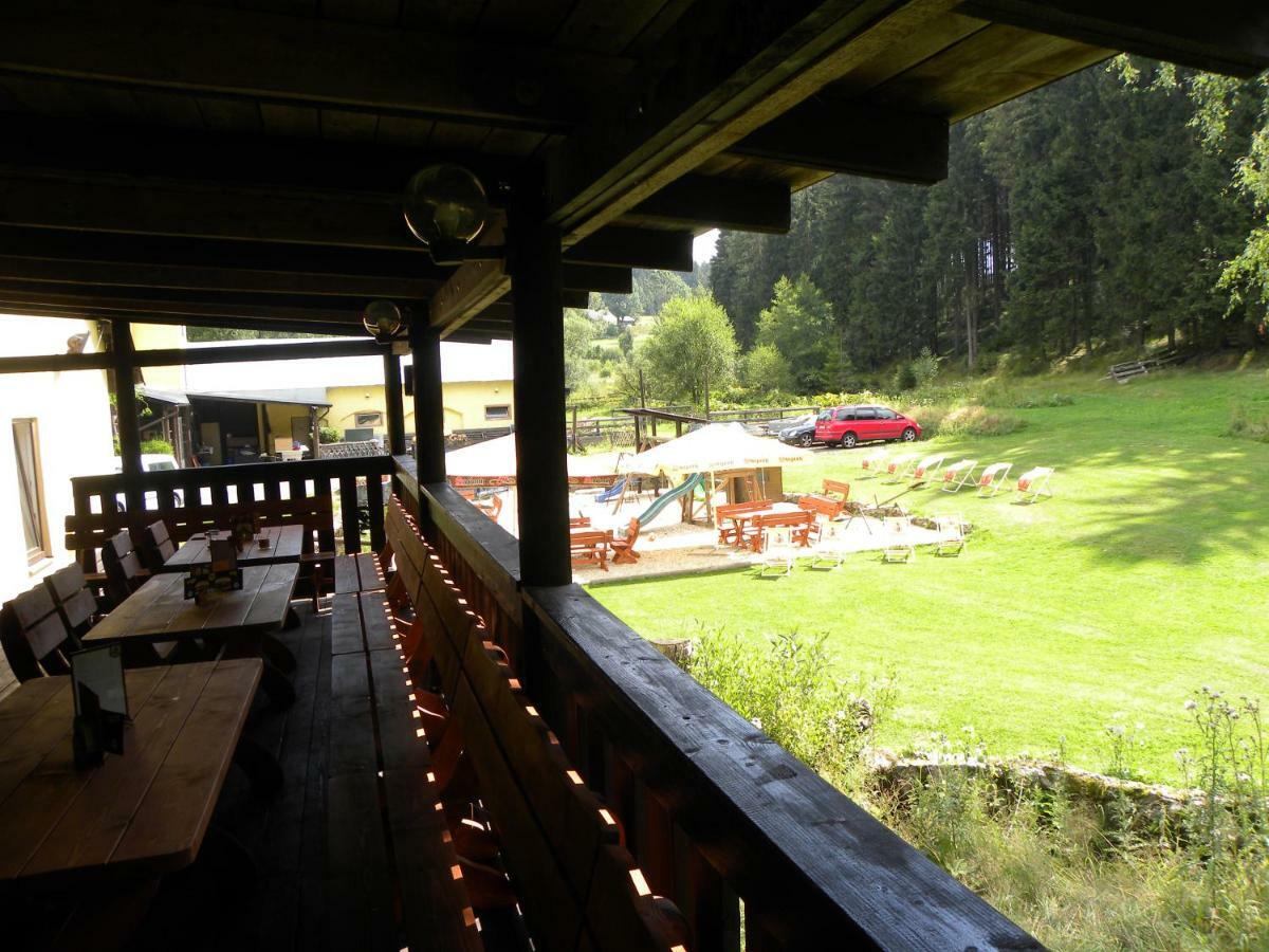 Penzion Karolina Lučany nad Nisou Buitenkant foto